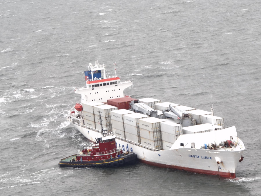 Motor vessel aground – Shipwreck Log