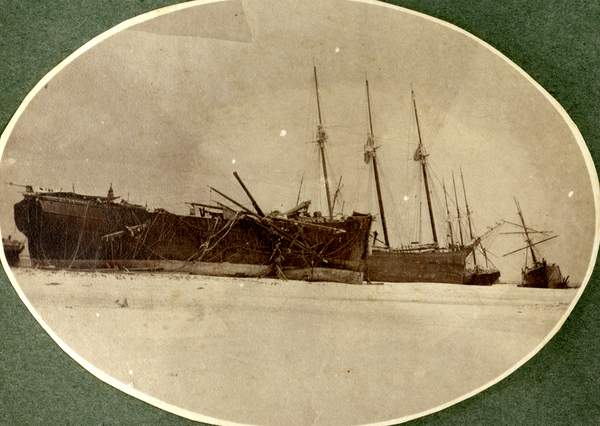Mary E. Morse aground in 1899